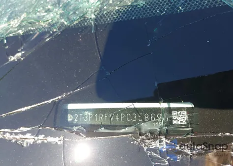 2023 Toyota Rav4 Xle z USA, uszkodzony, nr VIN 2T3P1RFV4PC358695